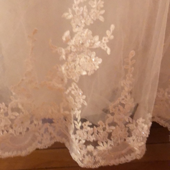 Meet your Posher, Danielle - Picture 9 of 16